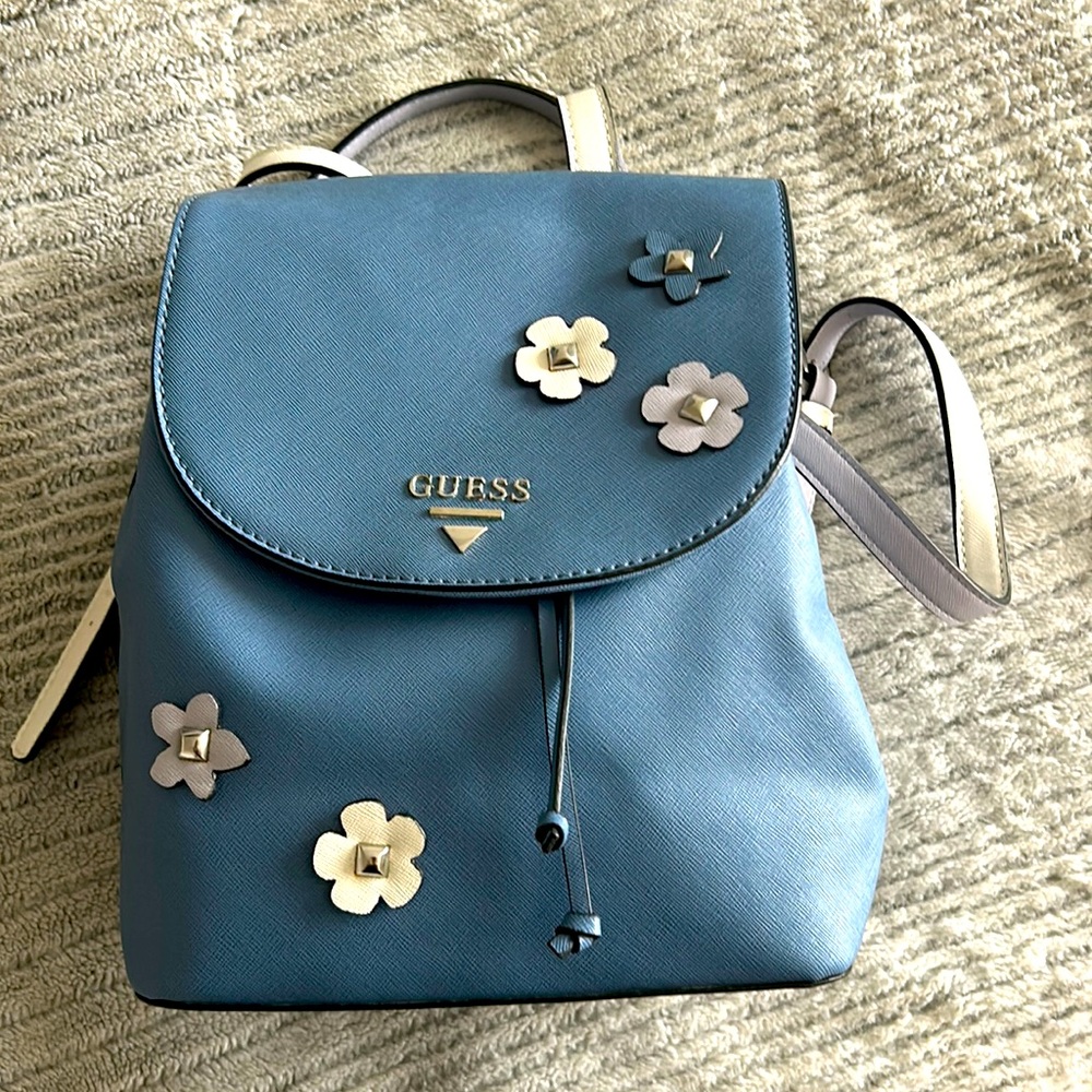 Adorable Guess Backpack
